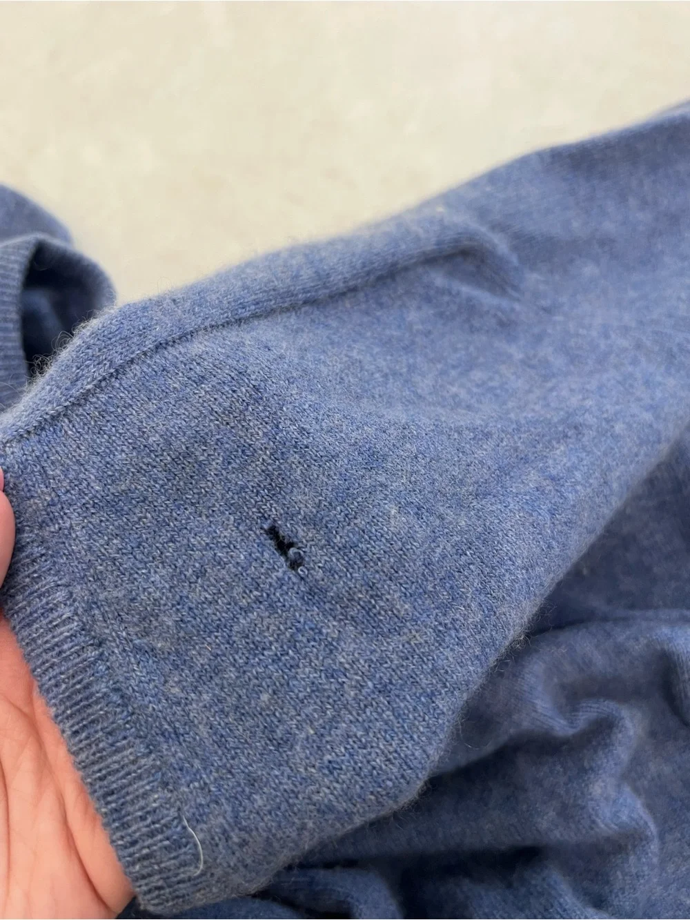 Orvis Blue Cashmere V-Neck Sweater Size XL